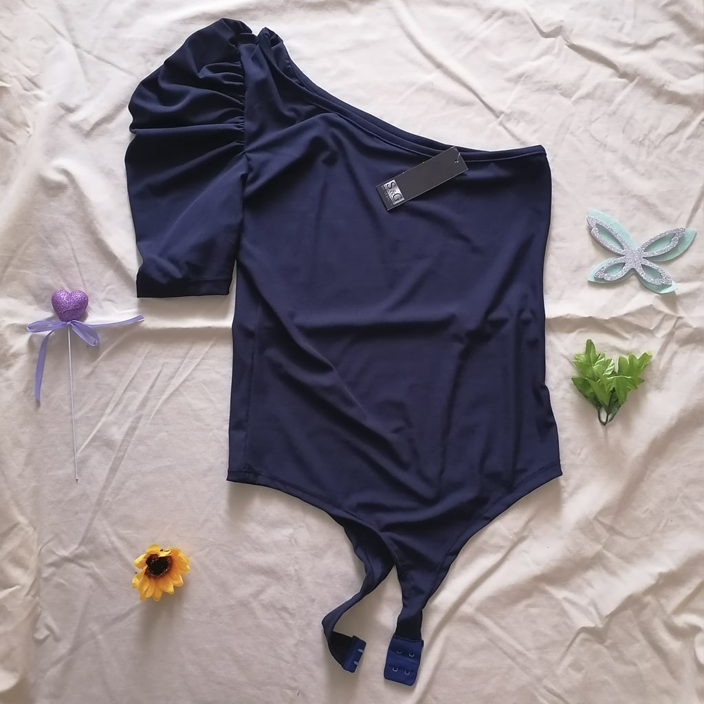 Body liso de una manga azul oscuro